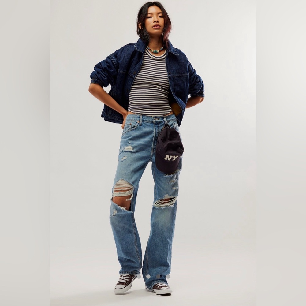 Levis distress jeans size 25